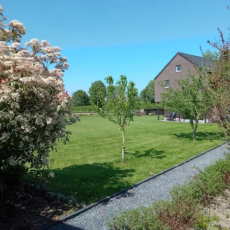 Côté Jardin Hébergement de vacances *